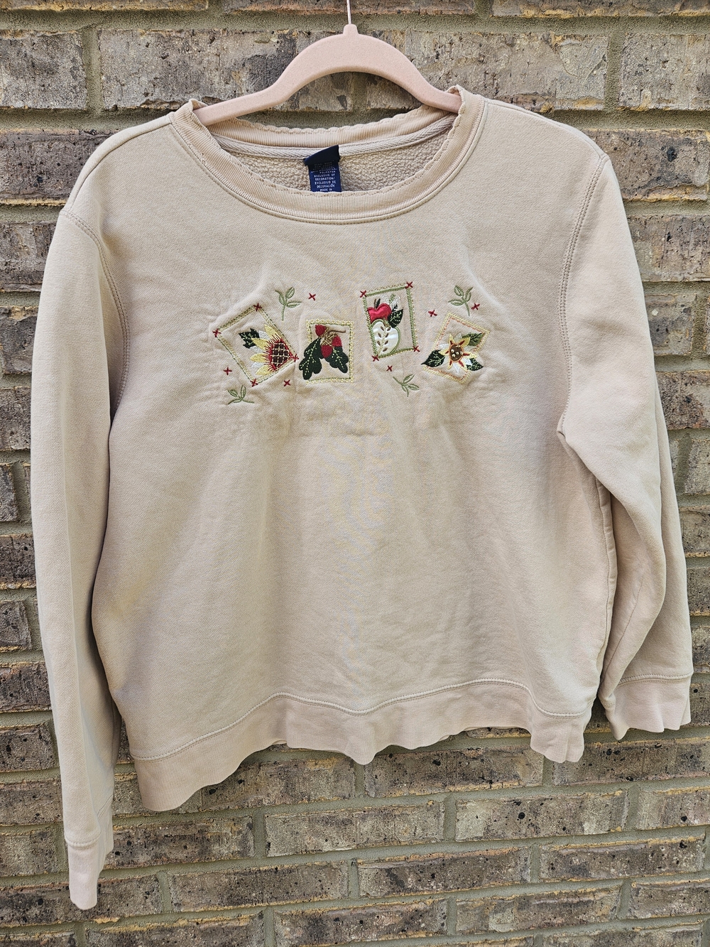 Vintage Basic Editions Cream Crewneck Sweater with Autumn Embroidery